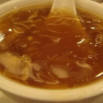 Braised Shark's Fin Soup with Crab Meat and Dried Scallop