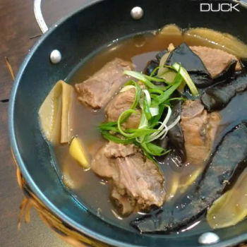 Braised Ginger Duck Claypot (子姜鴨砂煲)