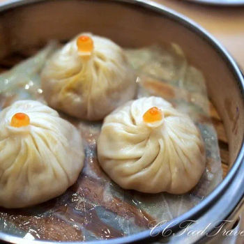 Steamed Shanghainese Dumplings (xiao long bao) with Hairy Crab Roe