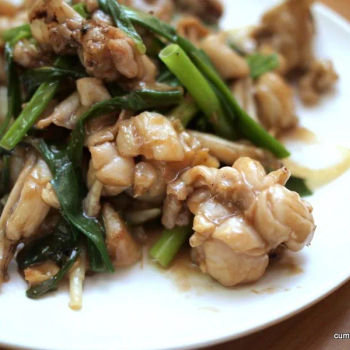 Teem Kai (Chinese Stir Fry Frog with Spring Onions and Ginger)