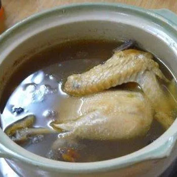 Herbal Chicken With Lotsa Soup
