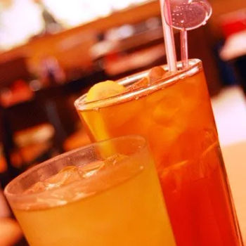 Iced Lemon Tea (アイステイー) and Green Tea