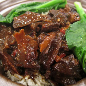 T-Bone with rice in claypot