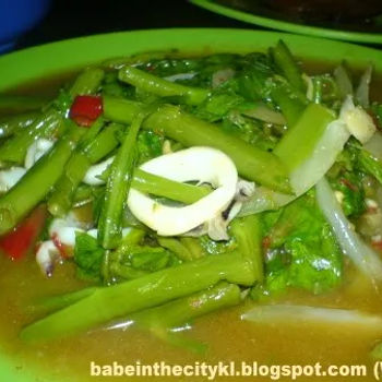 Stir Fried Kangkung Belacan