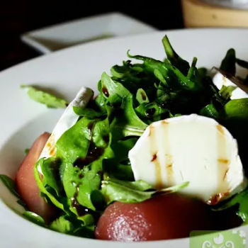Rocket Salad with Poached Pear & Goat’s Cheese