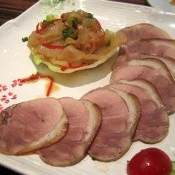 Cold Pig Shank with Seasoned Jellyfish