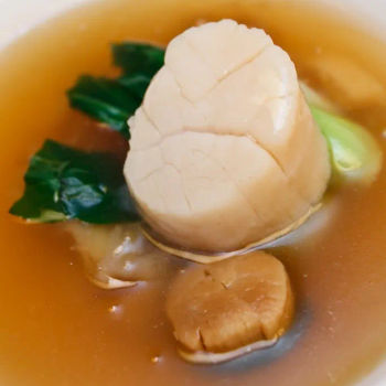 Fish Maw, Cabbage & Ocean Treasure Bouillon 花胶菜胆海味汤 