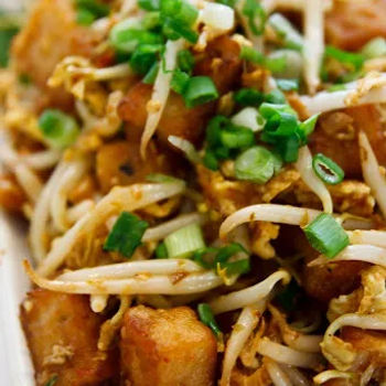 Fried Carrot Cake (Spicy) 香辣炒萝卜糕