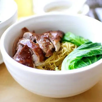 the most delicious duck noodle in town