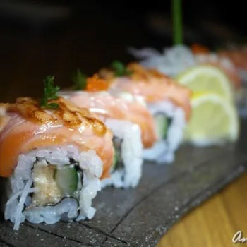 Lobster & Salmon Roll(龙虾鲑鱼卷)