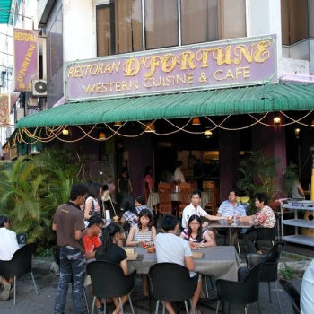 d’Fortune Western Cuisine & Cafe