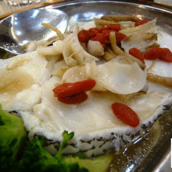 Steamed Cod Fish with Dried Scallops and Bei Qi