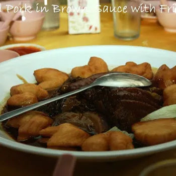 Braised Pork in Brown Sauce With Fried Bun