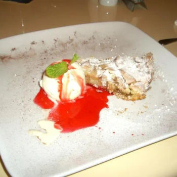 Apple Pie with ice cream