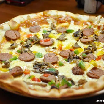 Air Dried Beef, Pepperoni And Roasted Onions