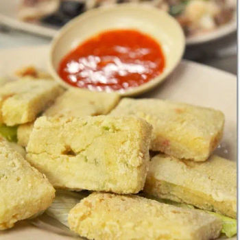 Signature Deep Fried Seafood Beancurd with Garlic Chili Sauce