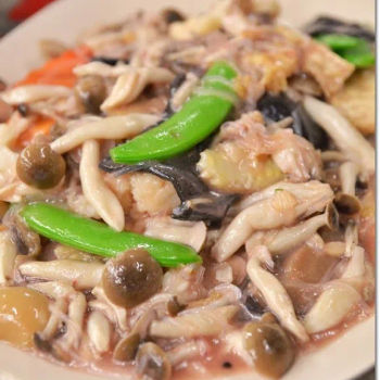 Mixed Mushrooms with Vegetables in a Fermented Red Beancurd Sauce
