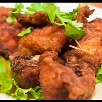 Fried chicken with shrimp sauce