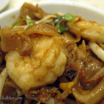 Fried Rice Noodle with Assorted Seafood