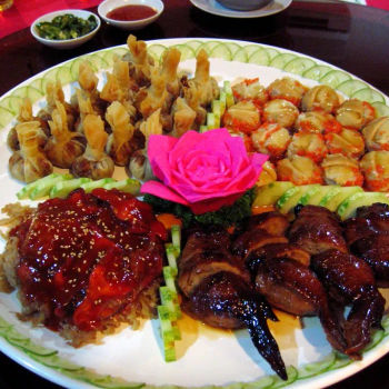 Four Seasons (四热洴盘) consisting Money Bag (金錢满袋), Jellyfish with Octopus (海蜇日本墨鱼), Stuffed BBQ Chicken Wings (烤鸡翅) and Mini Abalone Stuffed with Fish Paste (攘包贝）