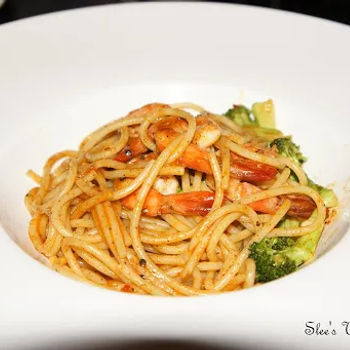 Spicy Prawn Pasta With Edamame