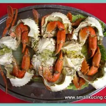 "Steamed Pondan Crabs"
