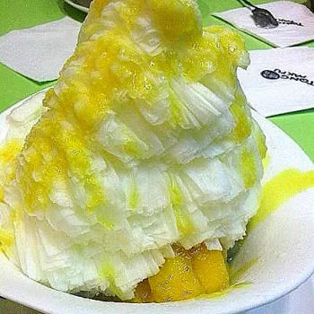 Mango and Milk Snow Ice