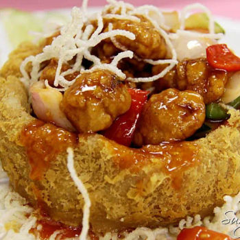 Buddha’s Yam Ring with Sweet & Sour Pork (佛钵咕嚕肉)