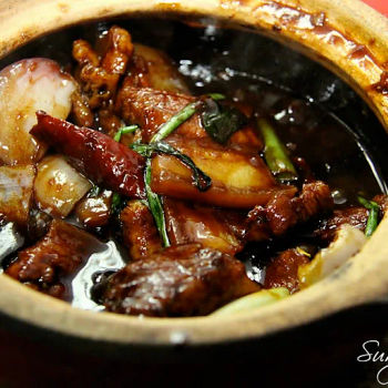Claypot Pork Belly with Salted Fish (咸鱼花腩煲)