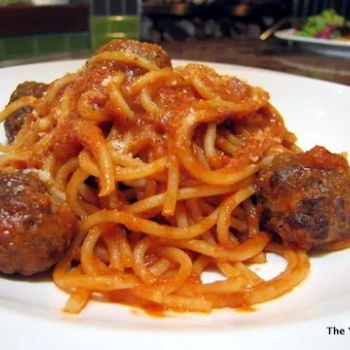 Pasta al Pomodoro con Polpettine