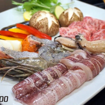 Sagagyu Yogan (Saga Beef) (RM150++/100g) and Seafood Yogan (RM42++) 