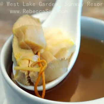 Double-Boiled Shark’s Fin Soup with Japanese Scallop and Fish Maw
