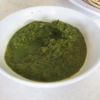 Home-made mint chutney