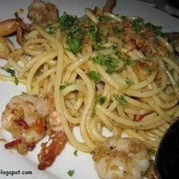 The aglio olio pasta with sauteed prawns