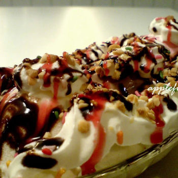 Caffe Strada's Banana Split