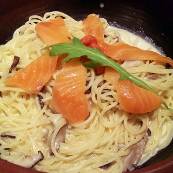 Salmon No Creamy Sauce Pasta