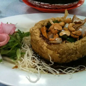 Cute Yam Paste Filled With Chicken And Cashew Nuts