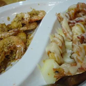 Two styles prawn-deep fried prawns with oats and mayonnaise deep fried prawn