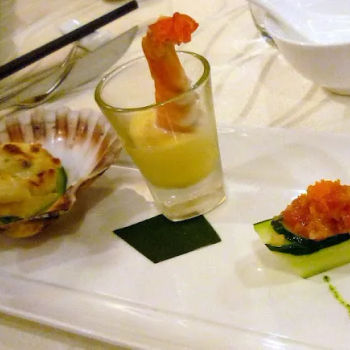Noble House's Seafood three treasures-Scallop with smoked bacon pie (cheesey and flamed) -prawn with mango sauce (fresh and thick dip -wish I could have more )and Salmon cubes in zucchini boat (good crunch to the fresh Salmon)