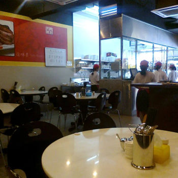 Clean and fuss free place.