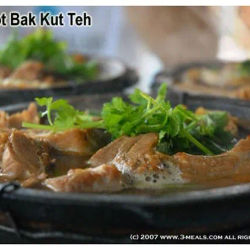 Subang Teow Chew Claypot Bak Kut Teh 潮州平瓦煲肉骨茶