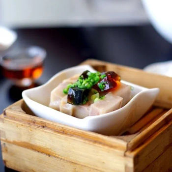 Century Yam Cake 皮蛋芋头糕