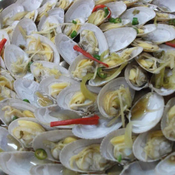 Steamed fresh La La clams