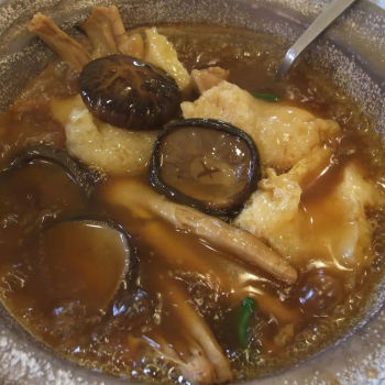Goose Web Braised With Fish Maw & Mushroom