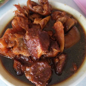 Braised Pork Trotters in Sweet Dark Vinegar Sauce
