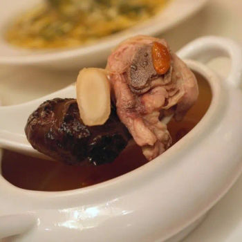 Double-Boiled Fresh Ginseng Chicken Soup with Dried Scallops & Golden Corn