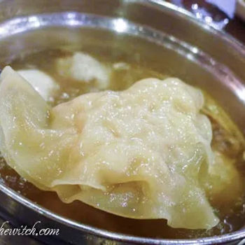 Gigantic dumpling (sui kow)