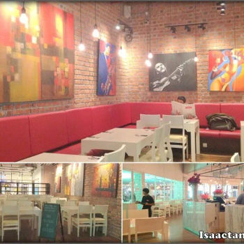 The interior deco of Meatworks Restaurant Citta Mall