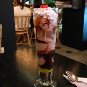 Rum raisin chocolate cup