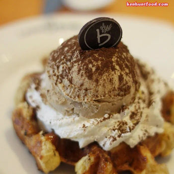 Tiramisu Waffle